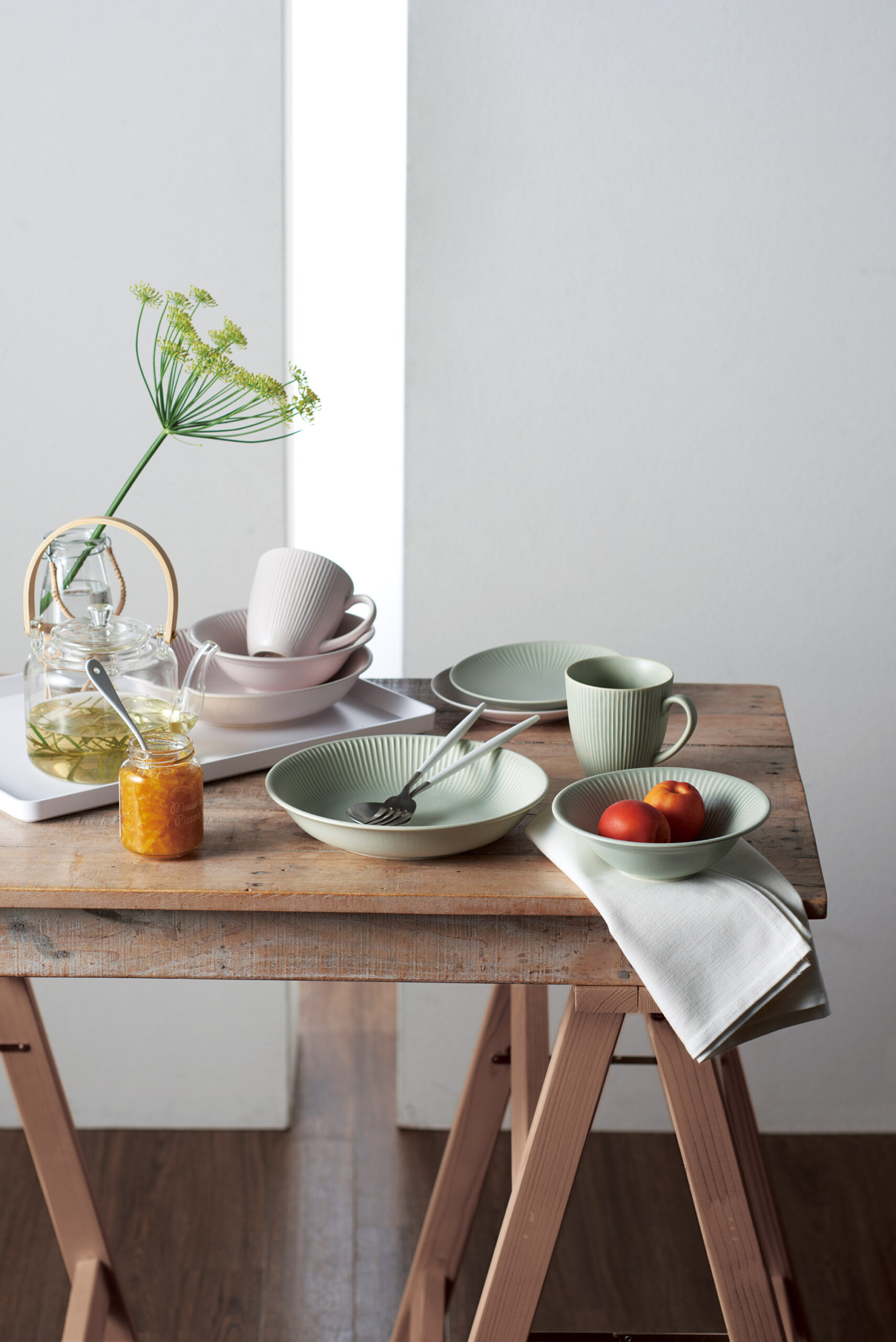 食卓で食器をオシャレに演出するには | 新潟県新潟市［住まいと暮らし